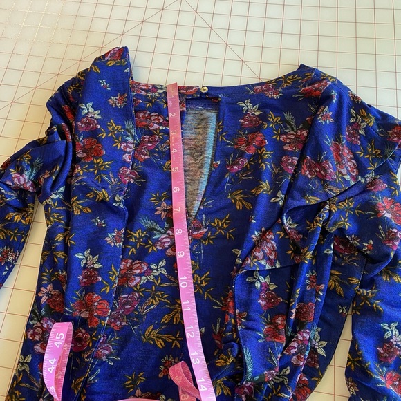 Free People indigo size XS floral stretchy boho ruffle long sleeve blouse - Picture 16 of 16